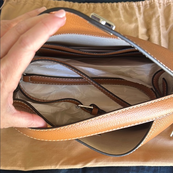 NWT Toteme T-Lock Top Handle Tan - Picture 5 of 9